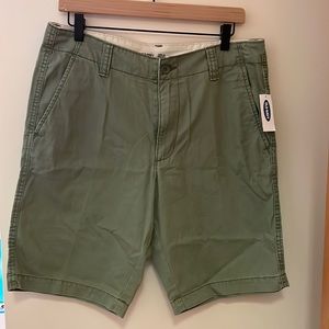 NWT mens shorts size 32 olive green